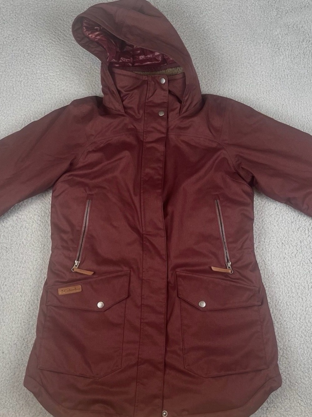 Columbia Women's Hooded Ski Jacket in Burgundy Red